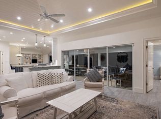 571 Neapolitan Ln, Naples, FL 34103