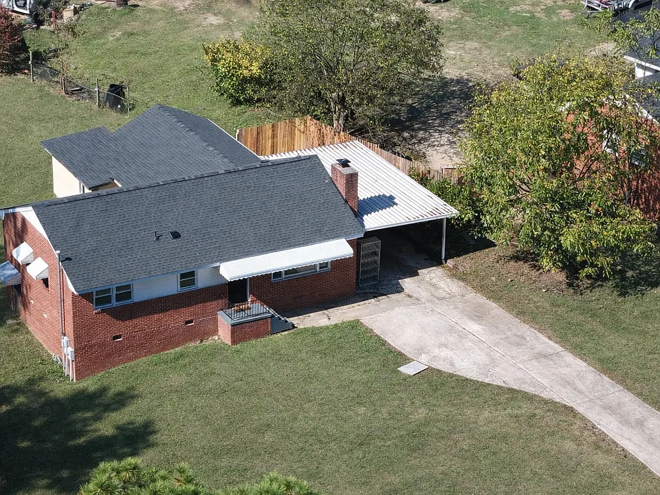 4413 James Rd