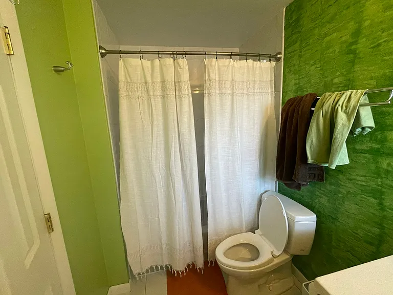 345 Seminole Dr #4 BR HOUSE — Photo 30