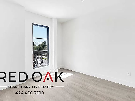 4th image of 12442 1/2 Chandler Blvd #203