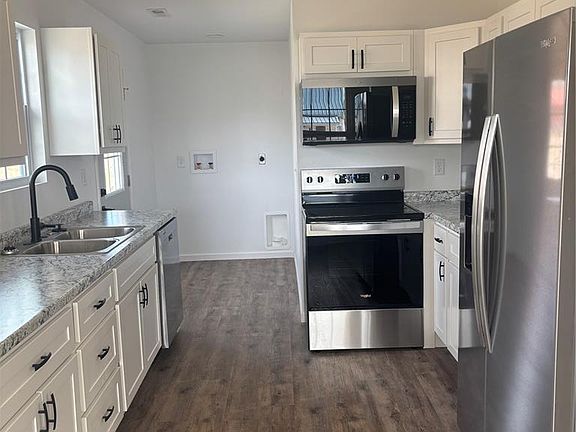 2nd image of 505 Villar St