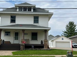 418 W Spring St, New Hampton, IA 50659