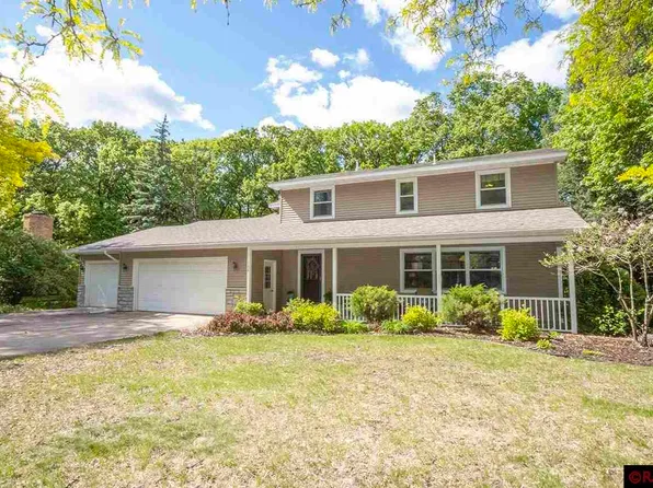 196 Mary Cir, North Mankato, MN 56003