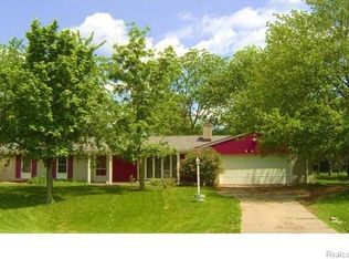 8053 Grenard Ct, Grand Blanc, MI 48439