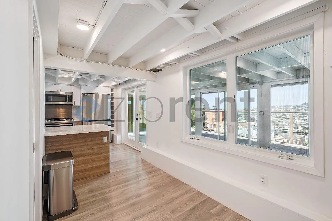 3 bed, 2.5 bath, 1464 sqft, $5,100 — Photo 3