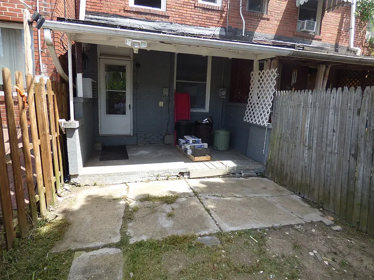1134 Race St — Photo 20