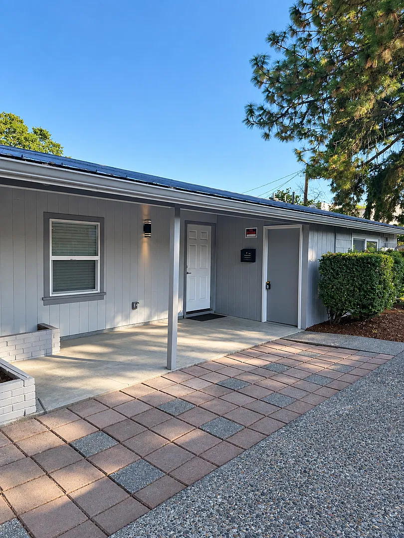 Now Leasing Spacious & Newly Updated 2-Bedroom Home in SE Salem — Photo 2