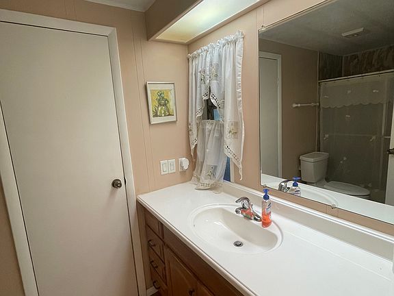 3rd image of 8673 Crown Dr