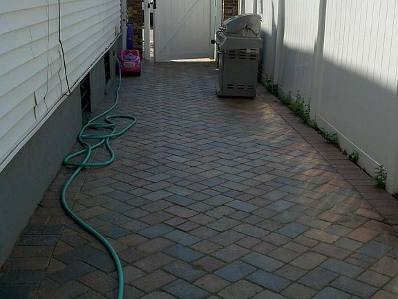 Interlockin Pavers Back Yard