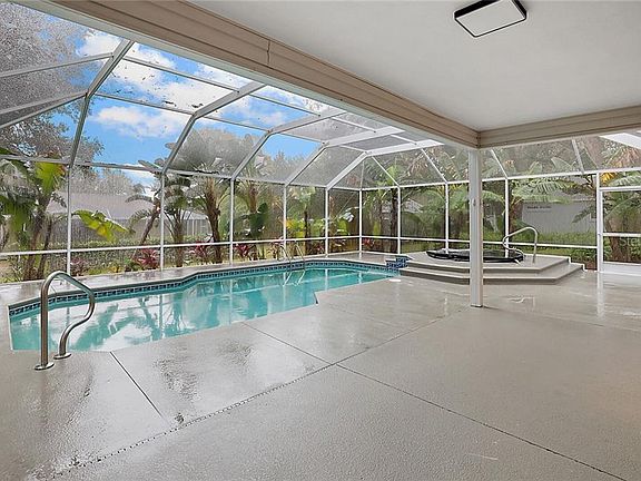 2nd image of 1205 Oak Hammock Ln