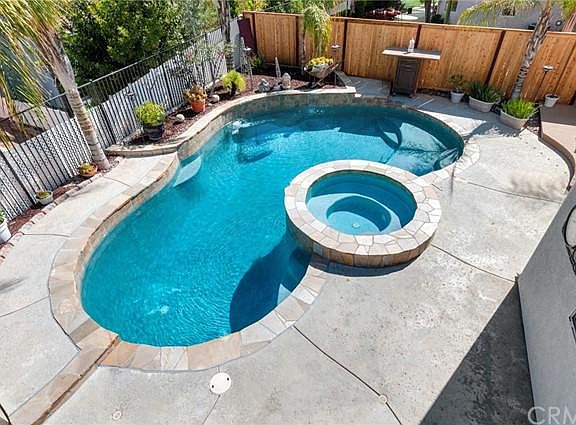 4th image of 771 Captiva Cir
