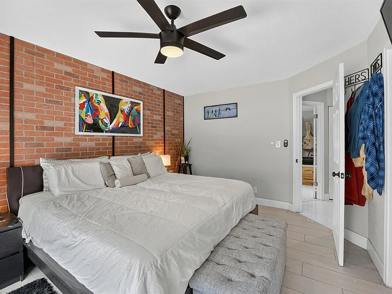 8131 NW 44th Ct — Photo 33