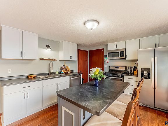 5th image of 3917 E Claudette Dr