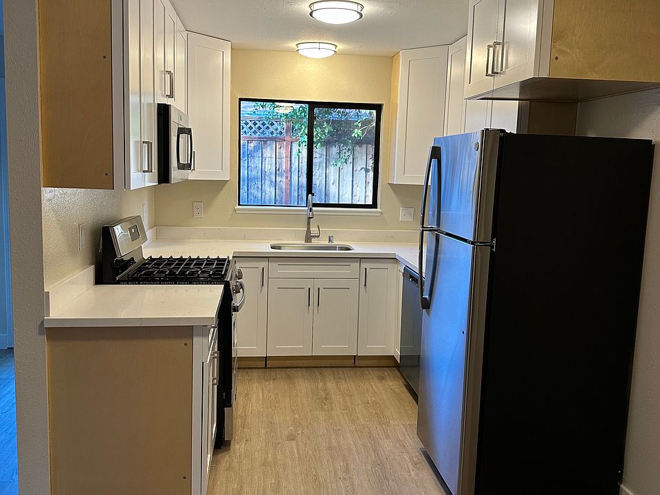1st image of 624 Curtin Ln