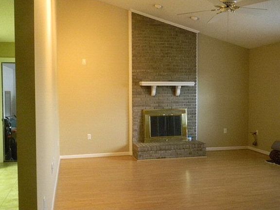 4th image of 3236 Yardly Ln