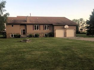 810 88th St NW, Newburg, ND 58762