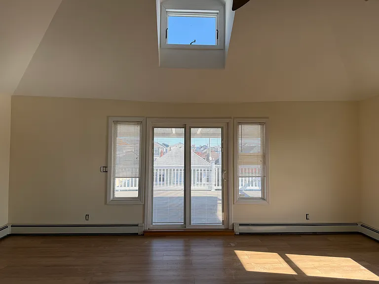 39 Indiana Ave #2 — Photo 4