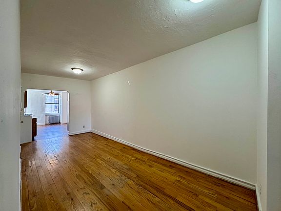 5th image of 2242 1st Ave APT 4S