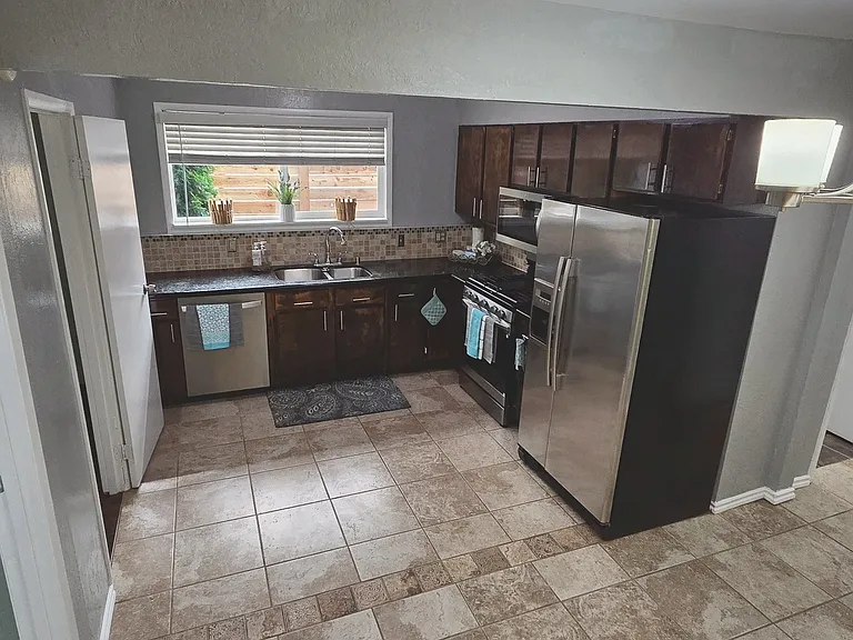 538 N 104th St #A — Photo 14