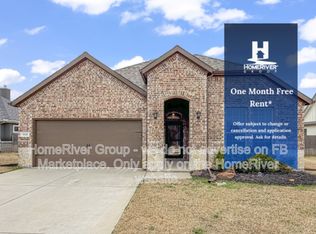 212 Lakeview Cir, Pilot Point, TX 76258