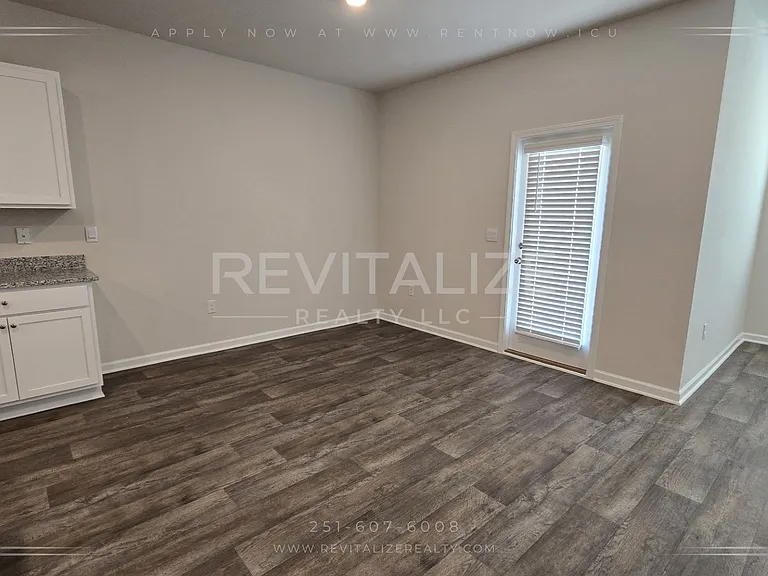 14654 Dayton Cir — Photo 4
