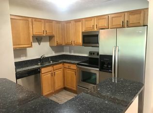 7904 Grenoble Ln, Prospect, KY 40059