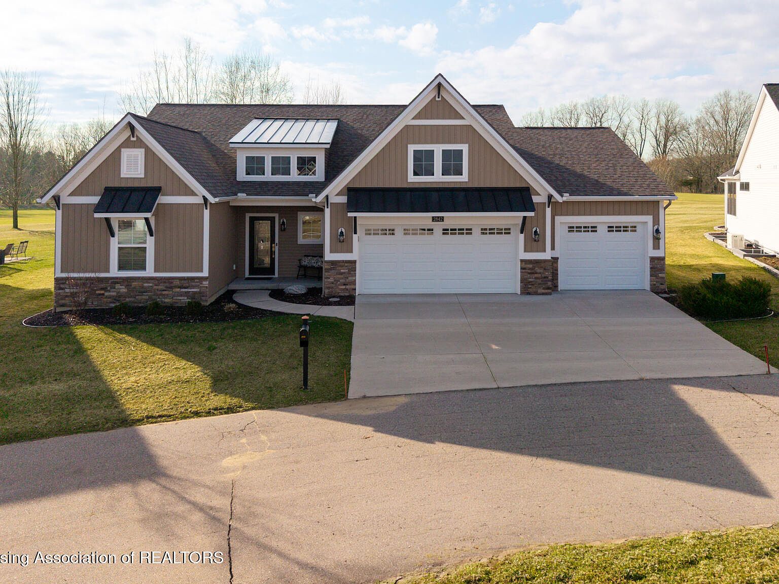 2842 Carnoustie Dr