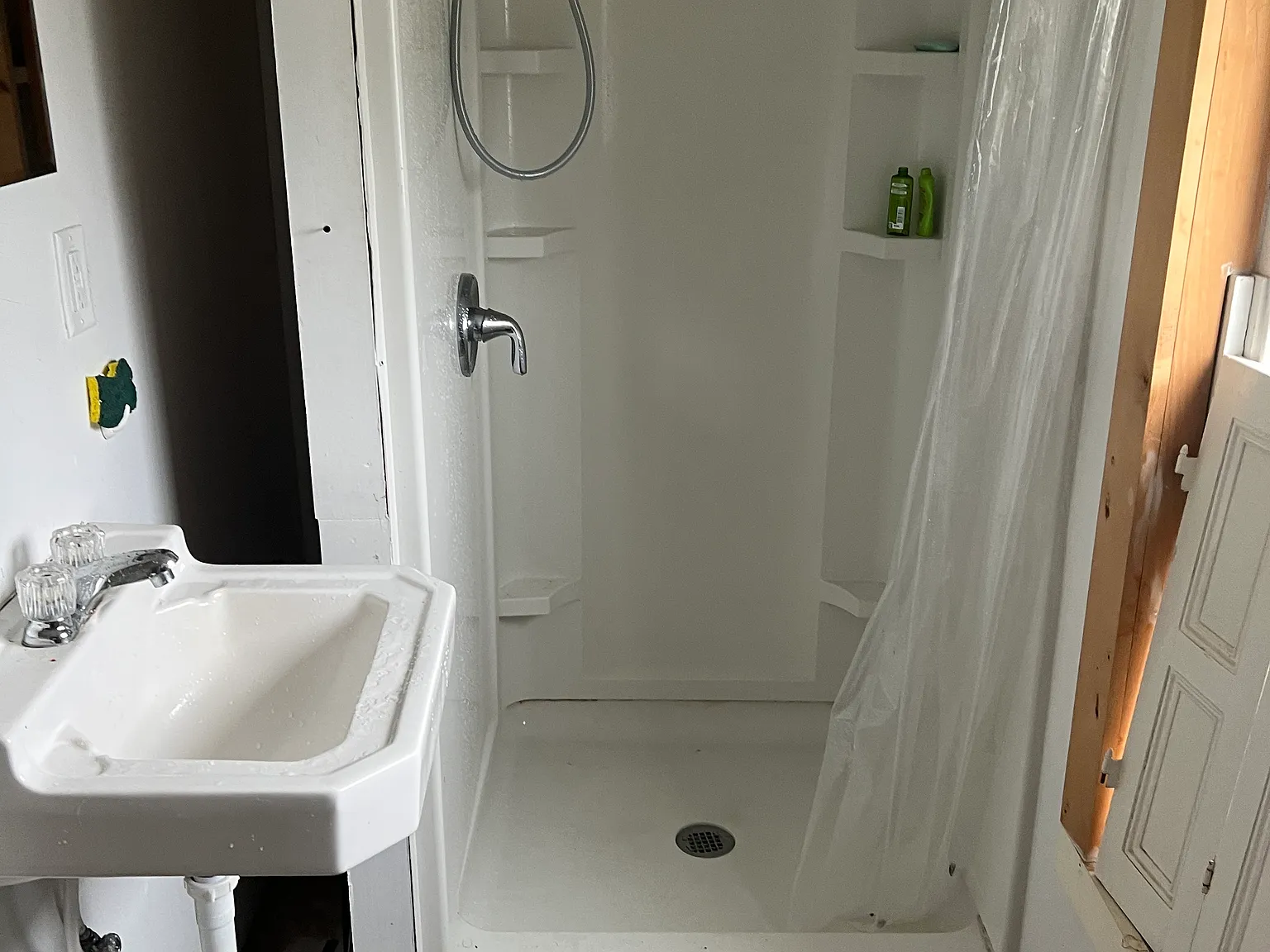 1 bed, 720 sqft, $1,350 — Photo 2