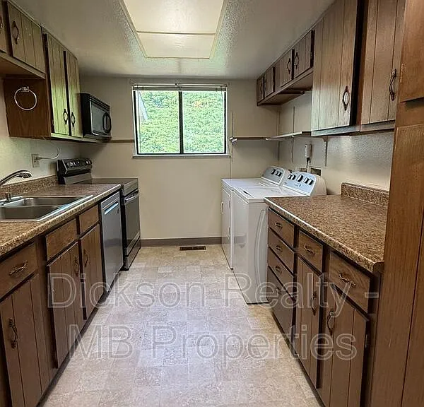 3485 Rosalinda Dr — Photo 4