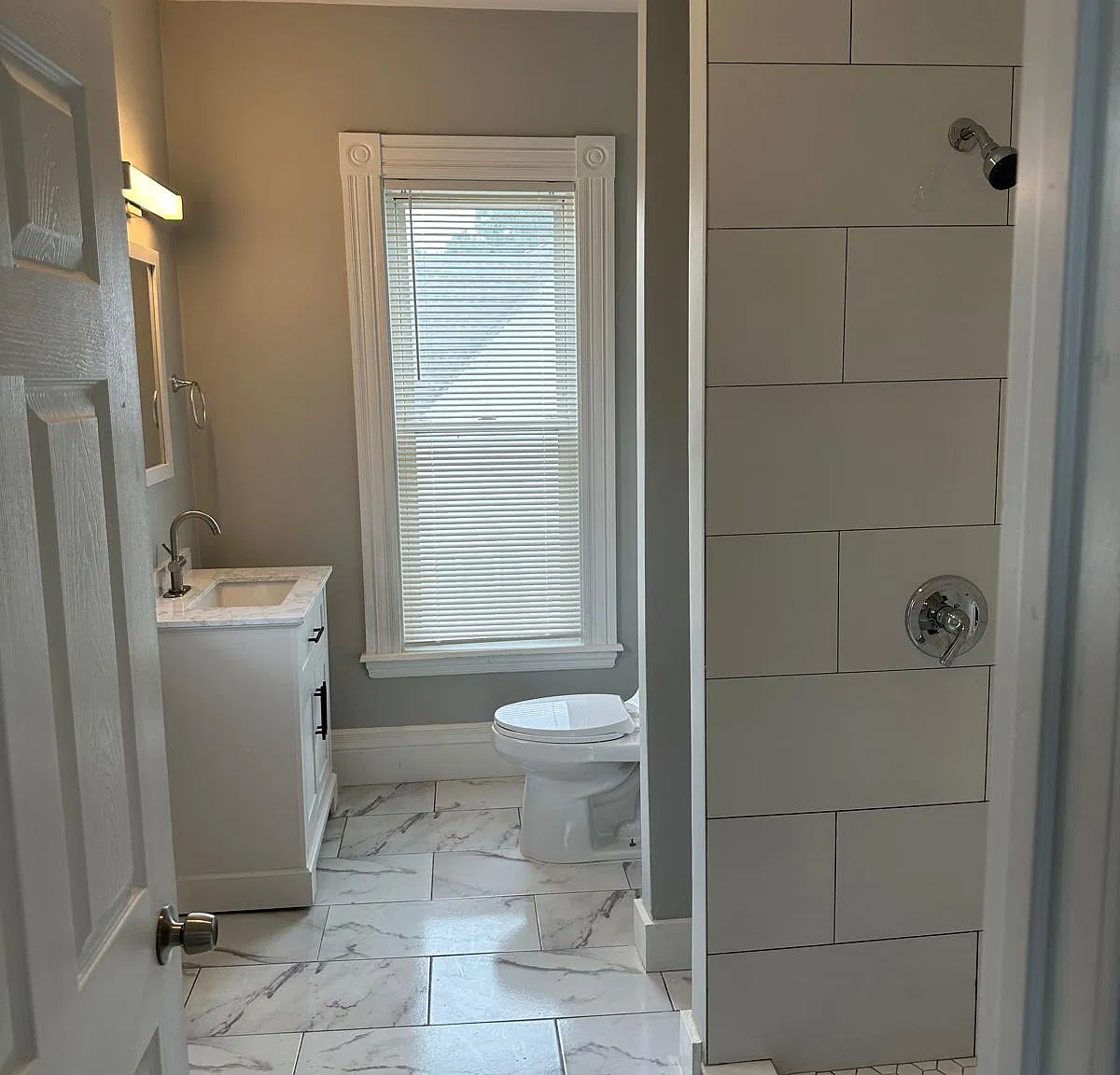 4 bed, $3,500 — Photo 1