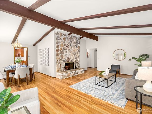 4th image of 19232 51st Avenue NE