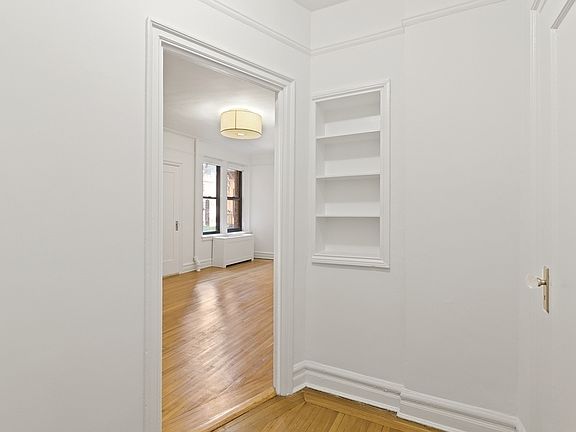 3rd image of 225 W 23rd St APT 3M