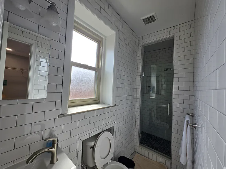 709 Pine St #3 — Photo 20