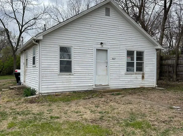 1427 SE 23rd St, Topeka, KS 66605