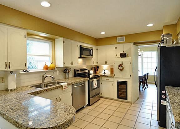 4th image of 4235 Briar Creek Ln