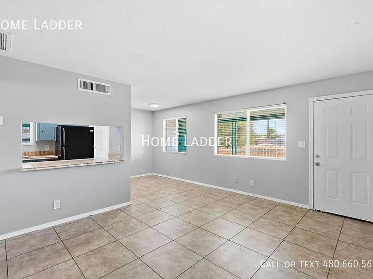 6747 N 26th Ave #3 — Photo 5