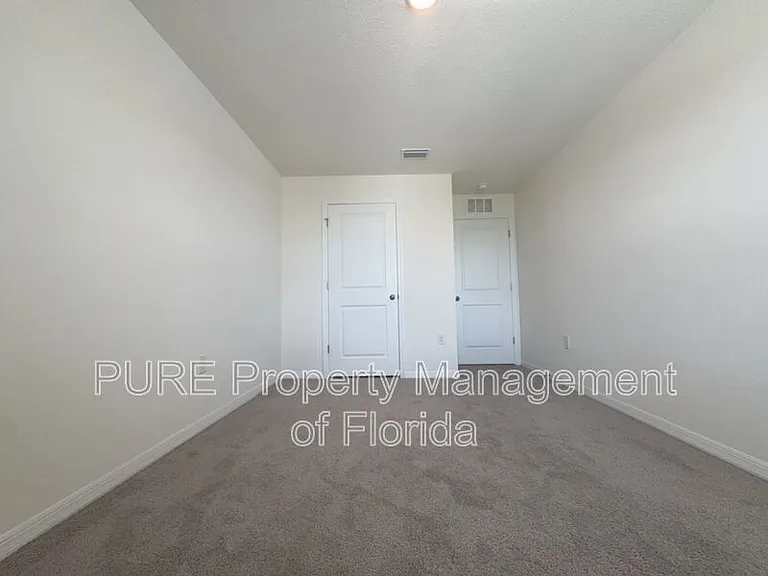 8702 SW 46th Ave — Photo 52
