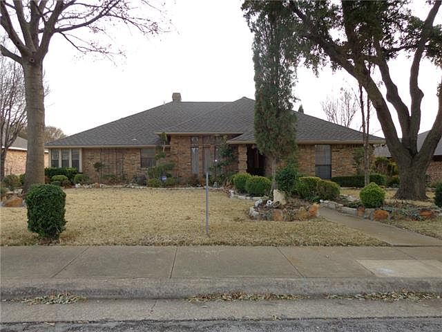 1st image of 912 Foxwood Dr