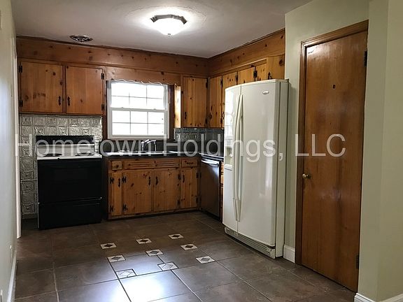4th image of 3302 Troy Ave NW