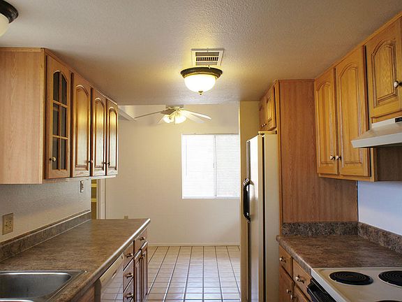 4th image of 1073 Sahuaro Dr