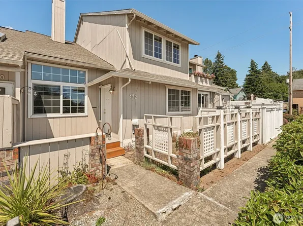 442 E 31st Street #D3, Bremerton, WA 98310
