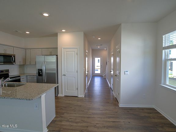 3rd image of 2037 Clock Rd