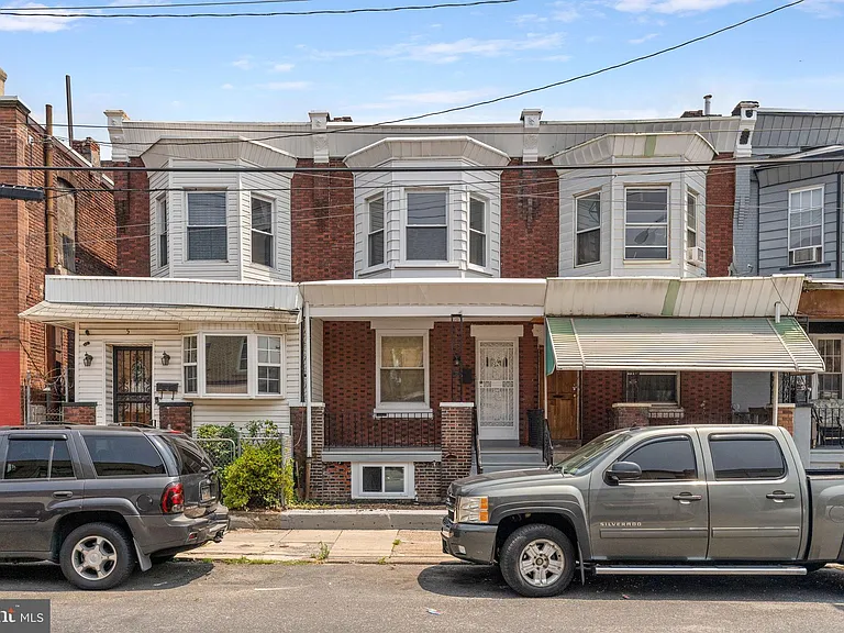 7 S 53rd St — Photo 3