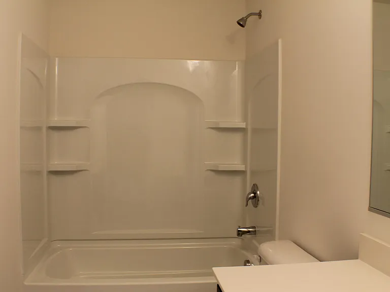 1601 Albany St — Photo 9