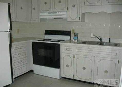 2nd image of 1013 Riverwood Ln