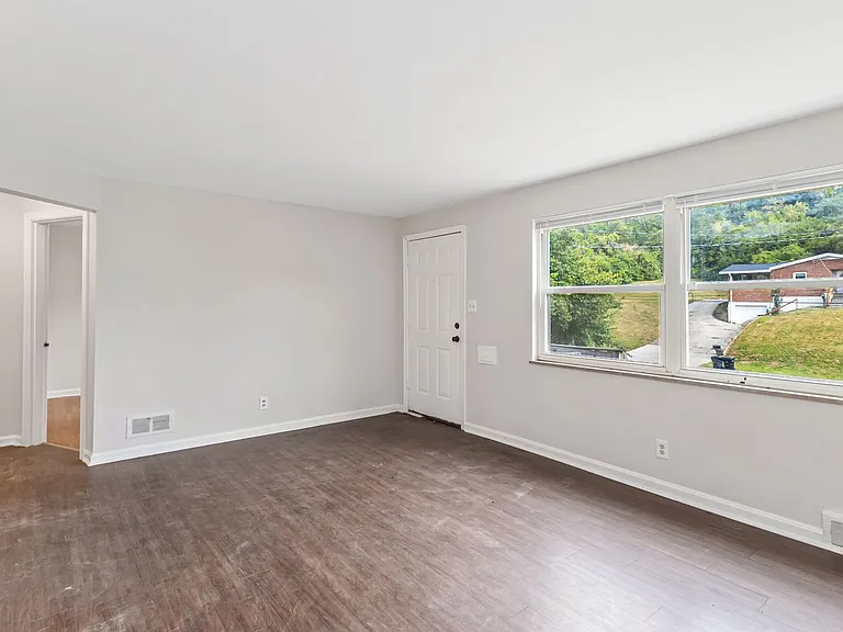 3069 Westwood Northern Blvd — Photo 4