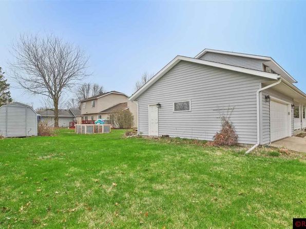 400 Ptarmigan Ct, Waseca, MN 56093