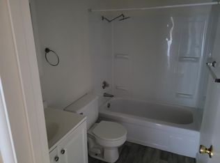 1237 SE Linn St APT 3, Portland, OR 97202