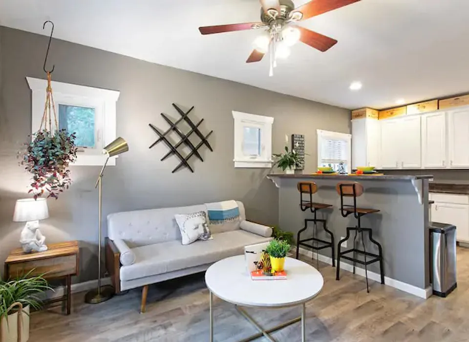 3908 Navajo St