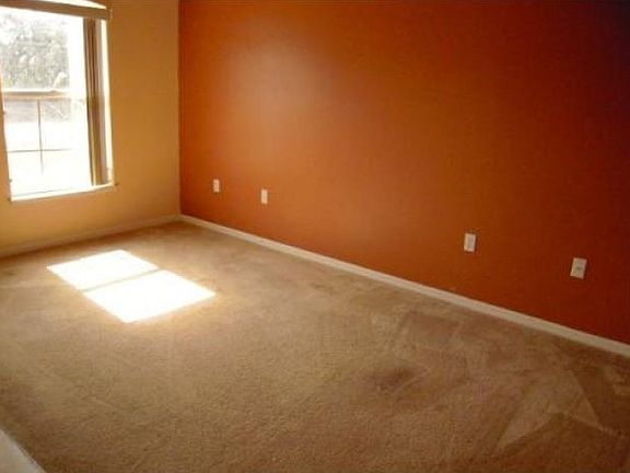 2nd image of 332 Salmon Ct